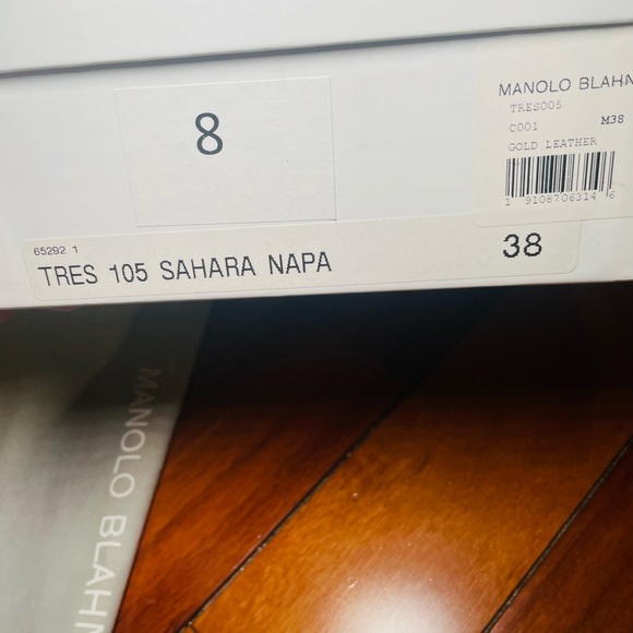 Manolo Blahnik gold ankle strap sandal - Picture 6 of 7